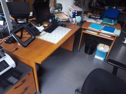 Photo détaillant le don 3 Bureaux avec retour (lots sécables)