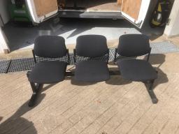 Photo détaillant le don CHAISES D'ACCUEIL