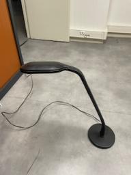 Photo détaillant le don Lampe de bureau