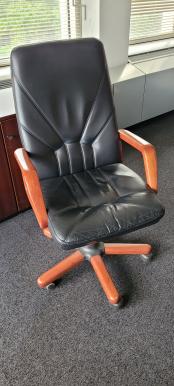 Photo détaillant le don Fauteuil de direction