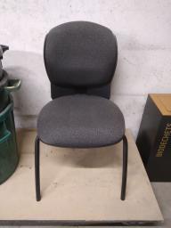 Photo détaillant le don lot de 2 chaises