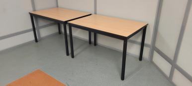 Photo détaillant le don Lot de 2 tables