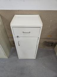 Photo détaillant le don desserte 1 porte + 1 tiroir