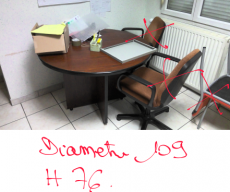 Photo détaillant le don Table de réunion