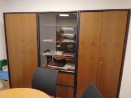 Photo détaillant le don ensemble de 3 armoires/bibliothèque