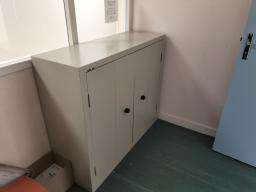 Photo détaillant le don Armoire basse
