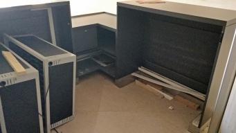 Photo détaillant le don Meuble de comptoir (audioguides) -  Musée du Louvre