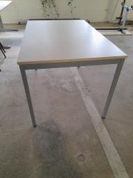 Photo détaillant le don tables 120 cm x 80cm (8 unités disponibles) - CONVENTION EN COURS