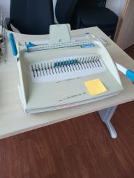 Photo détaillant le don Relieuse + reliures - CONVENTION EN COURS