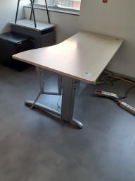 Photo détaillant le don lot de 3 bureaux