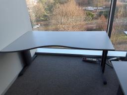 Photo détaillant le don lot de 4 bureaux