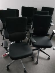 Photo détaillant le don Lot de 8 fauteuils