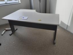 Photo détaillant le don lot de 5 bureaux