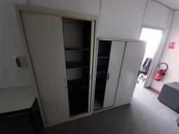 Photo détaillant le don lot de 4 armoires et 1 table (84)