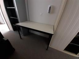 Photo détaillant le don lot de 4 armoires et 1 table (84)