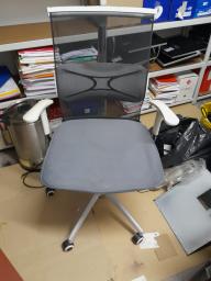 Photo détaillant le don Lot de 2 chaises de bureau