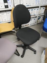 Photo détaillant le don Lot de 2 chaises de bureau
