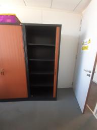 Photo détaillant le don armoire haute 198 (une seule porte rideau)