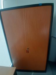 Photo détaillant le don armoire haute 198x80x45