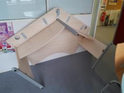 Photo détaillant le don Bureau d'angle - 120°
