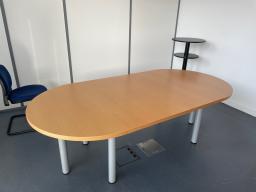 Photo détaillant le don TABLE DE REUNION 240CM X 120CM