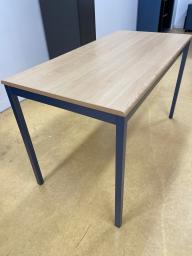 Photo détaillant le don TABLES EN BOIS CLAIR