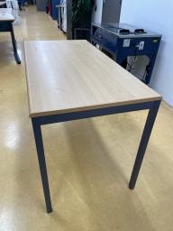Photo détaillant le don TABLES EN BOIS CLAIR