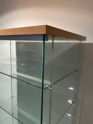 Photo détaillant le don VITRINE EN TRES BON ETAT AVEC CLEF