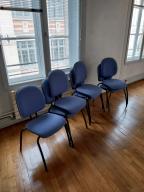 Photo détaillant le don Lot de mobilier : chaises, fauteuils...