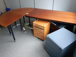 Photo détaillant le don bureau et caissons