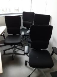 Photo détaillant le don lot de 4 fauteuils