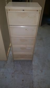 Photo détaillant le don Meubles bas à clapets beige - 1 colonne