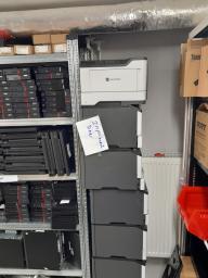 Photo détaillant le don Don de 7 imprimantes de marque LEXMARK