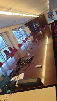 Photo détaillant le don Grandes tables pour salle de réunion