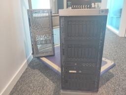 Photo détaillant le don HP ProLiant ML350p G8 *2