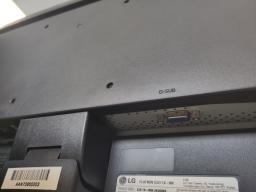 Photo détaillant le don Ecran LG 2211S - lot de 3