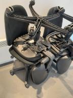 Photo détaillant le don 5 chaises de bureau noires