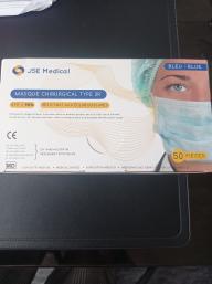Photo détaillant le don 60 000 masques Chirurgicaux