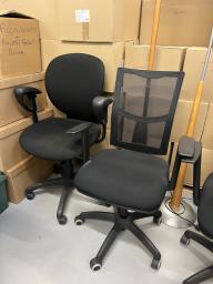 Photo détaillant le don Fauteuils de bureau et caissons