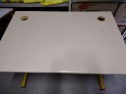 Photo détaillant le don Tables 70x50x76