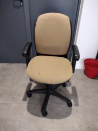 Photo détaillant le don Chaises à roulettes