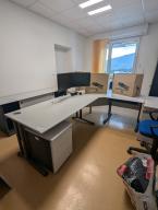 Photo détaillant le don Bureau d'angle gris clair en 3 parties