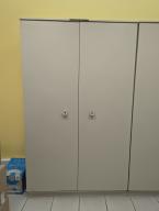 Photo détaillant le don Armoire haute métal