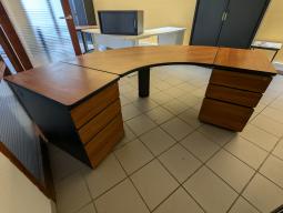 Photo détaillant le don Bureau d'angle arrondi + 2 caissons