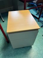 Photo détaillant le don Caisson bureau plateau bois