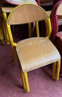 Photo détaillant le don Lot de 11 chaises enfants