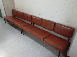 Photo détaillant le don Bancs d'accueil
