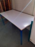 Photo détaillant le don Table