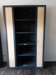 Photo détaillant le don armoire haute 198x80x45