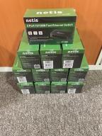 Photo détaillant le don Lot de switch/"multiprise ethernet"
